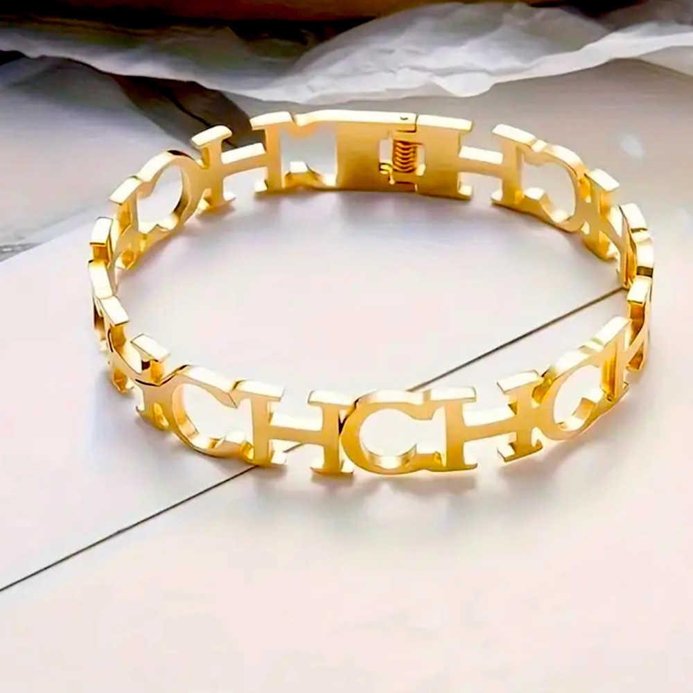 Elegant Golden Bracelet